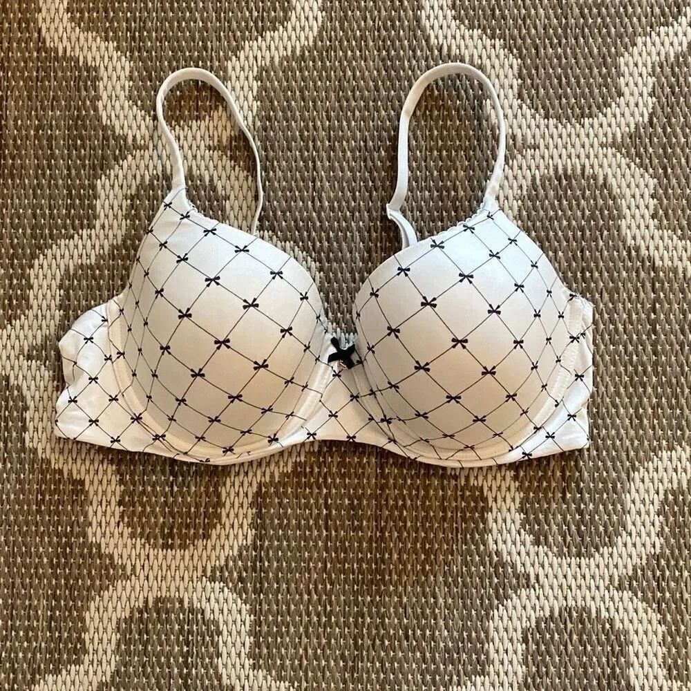 Victoria’s Secret bra lined Demi size 38D